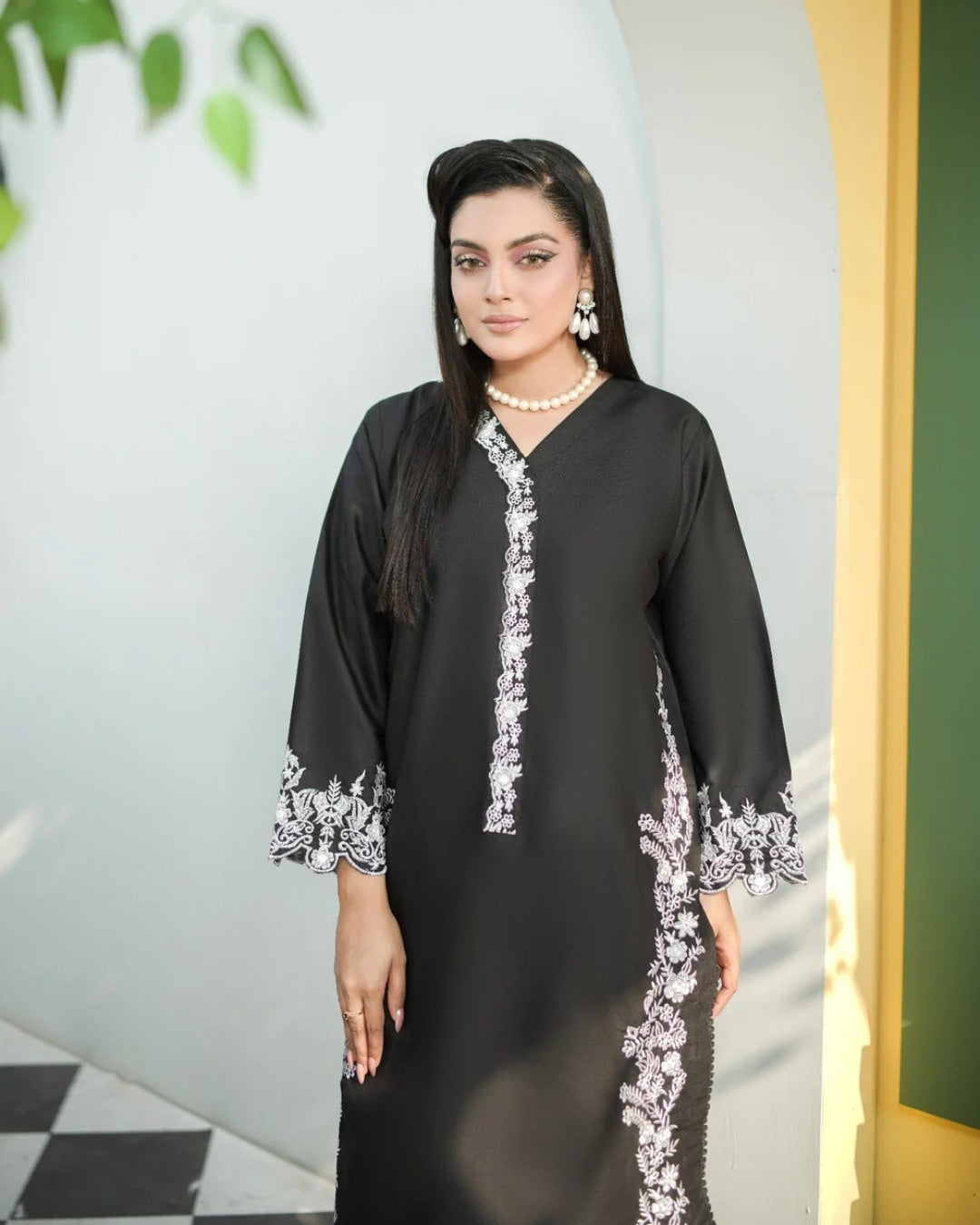 BLACK EYED 2 PC STITCHED