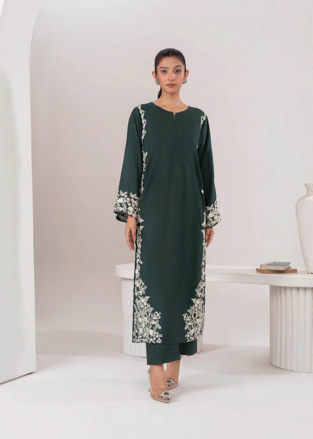 MARGARITA EMBROIDERED 2PC